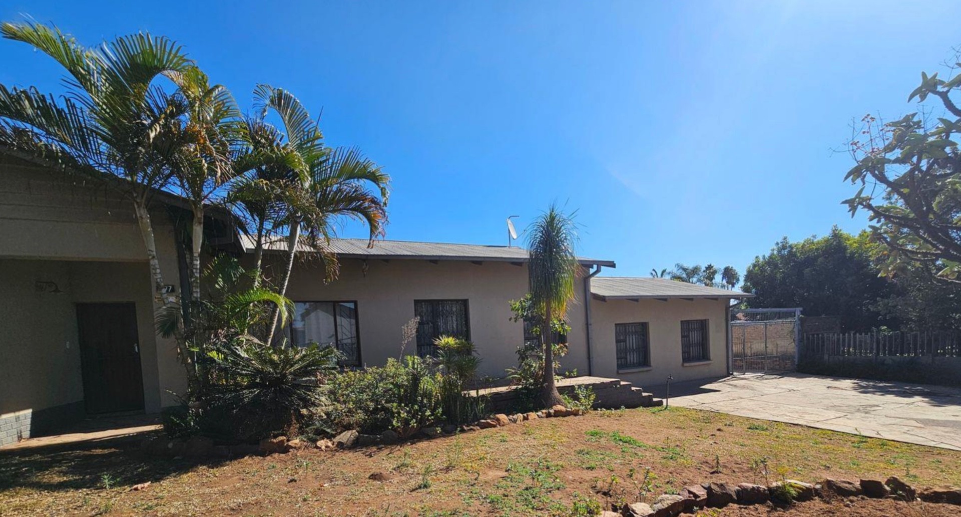C-Grade Commercial 9 Bed NSFAS /TUT Student Accommodation