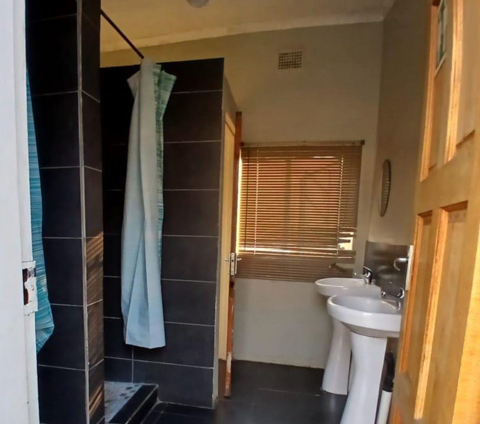 C-Grade Commercial 9 Bed NSFAS /TUT Student Accommodation