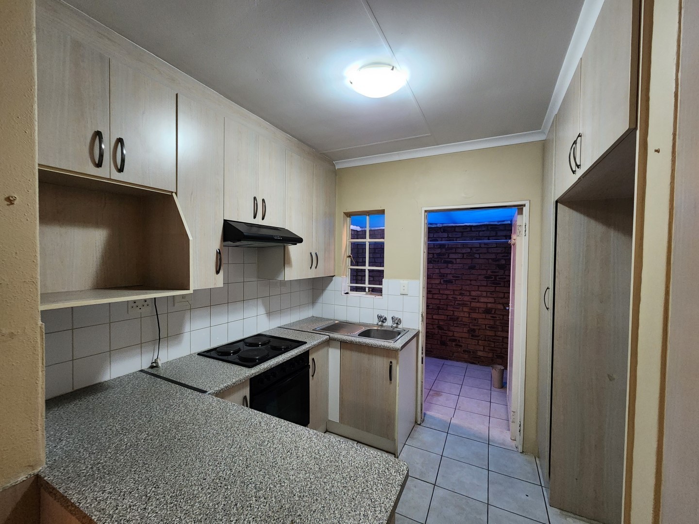 Spacious 2-Bedroom Cluster to Rent in Pin Oaks