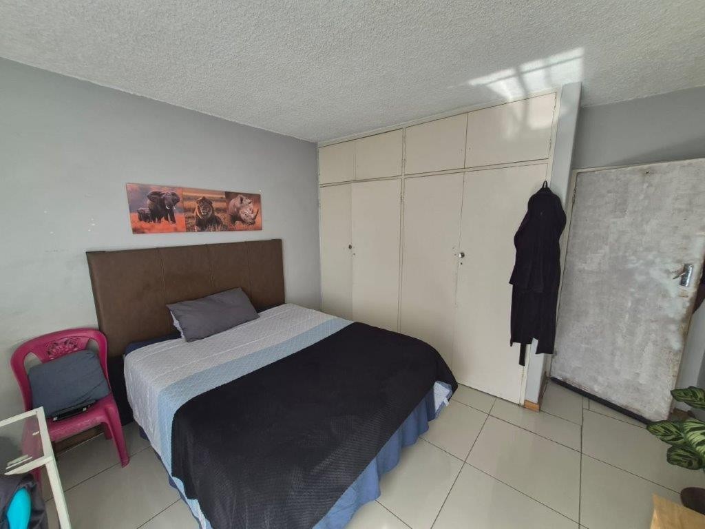 Neat and Secure Residential Apartement in Sunnyside East
