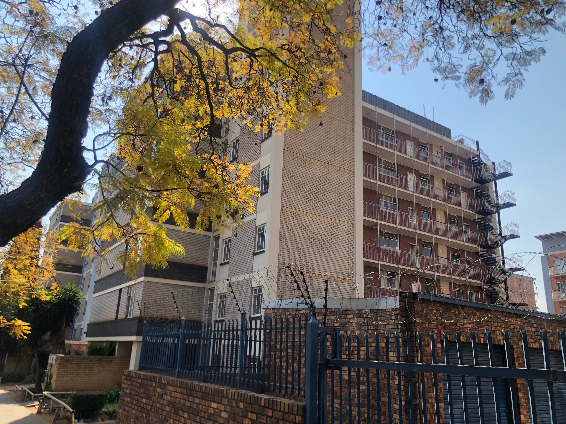 Neat and Secure Residential Apartement in Sunnyside East