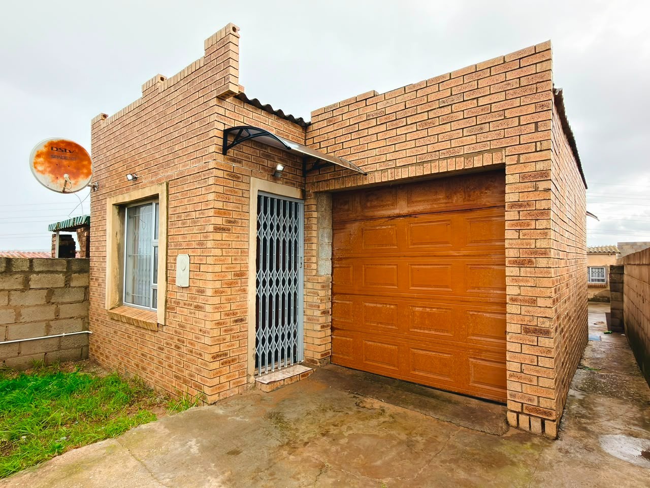 House For Sale in New Brighton, Port Elizabeth