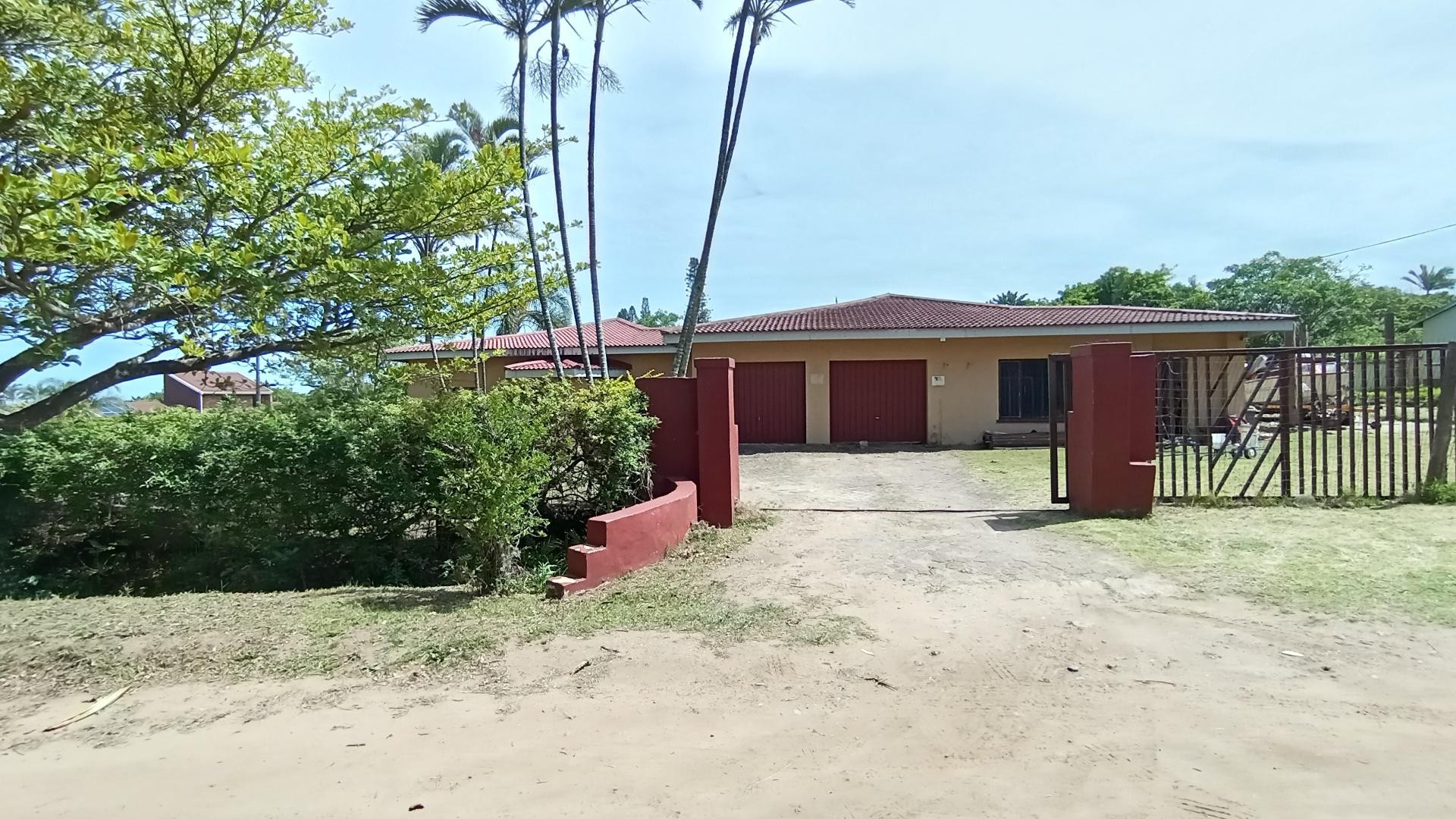 House for sale in Meadow Brook, Port Edward, KwaZulu Natal, 532 m²