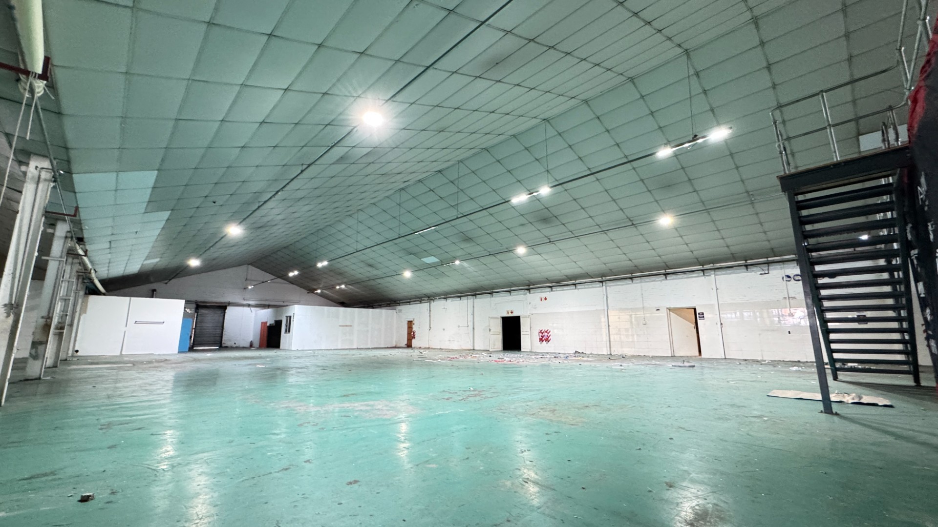 4,527m² Warehouse To Let in Beaconvale | Prime Located Industrial Facility on Jan Smuts Road