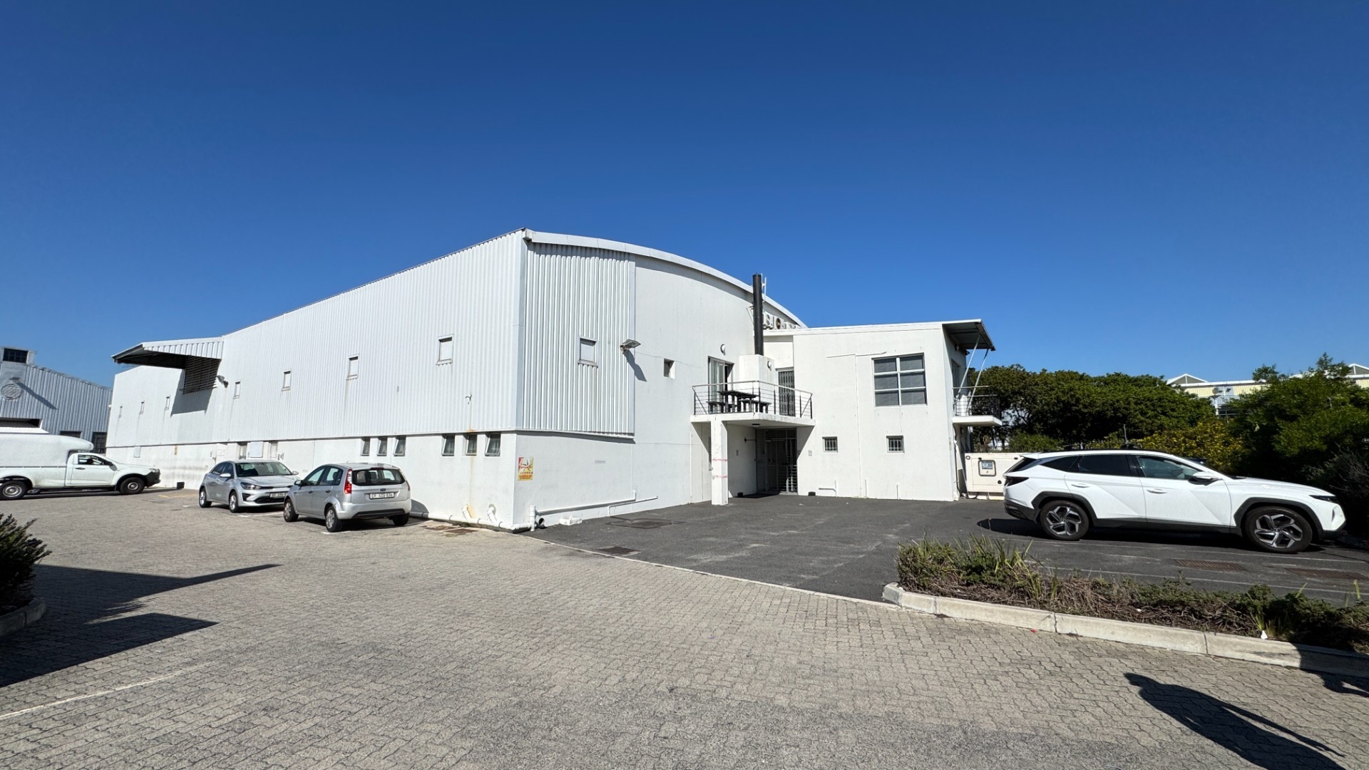 Neat and Secure 1 108m² Warehouse To Let in Montague Gardens, Cape Town | 100 Amp Power
