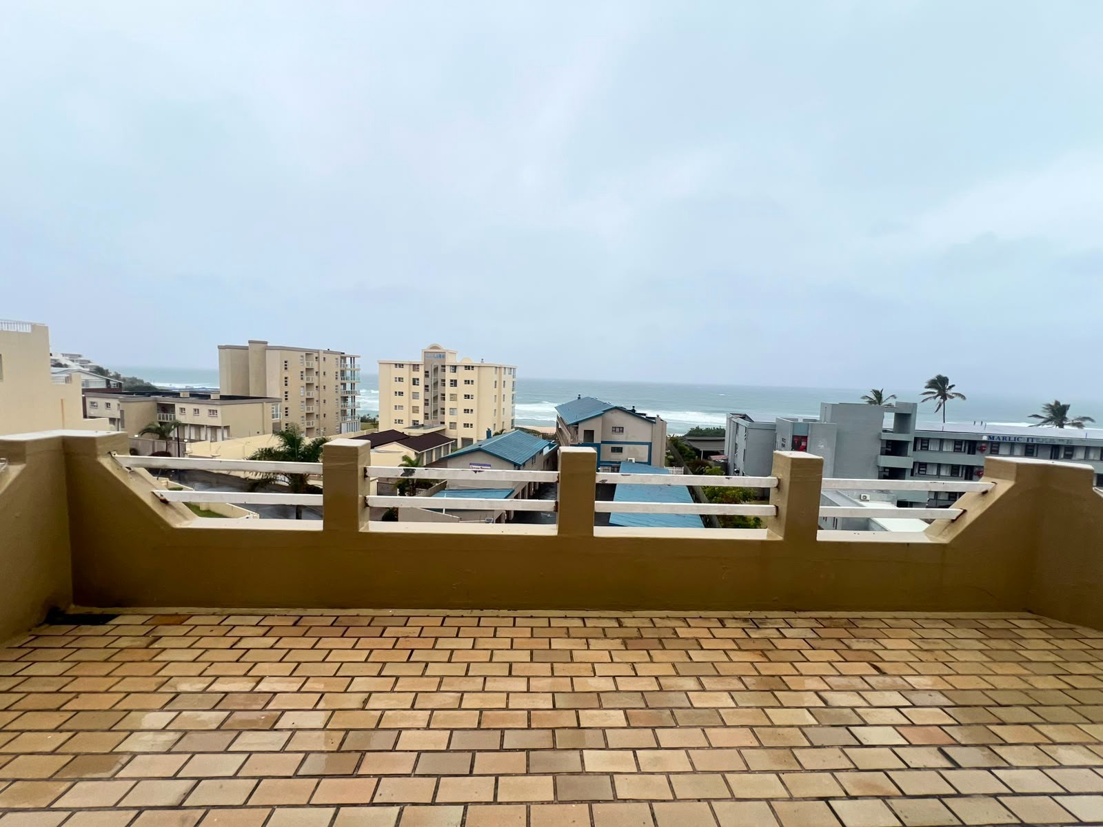 Spacious Furnished Coastal Apartment in Manaba Beach