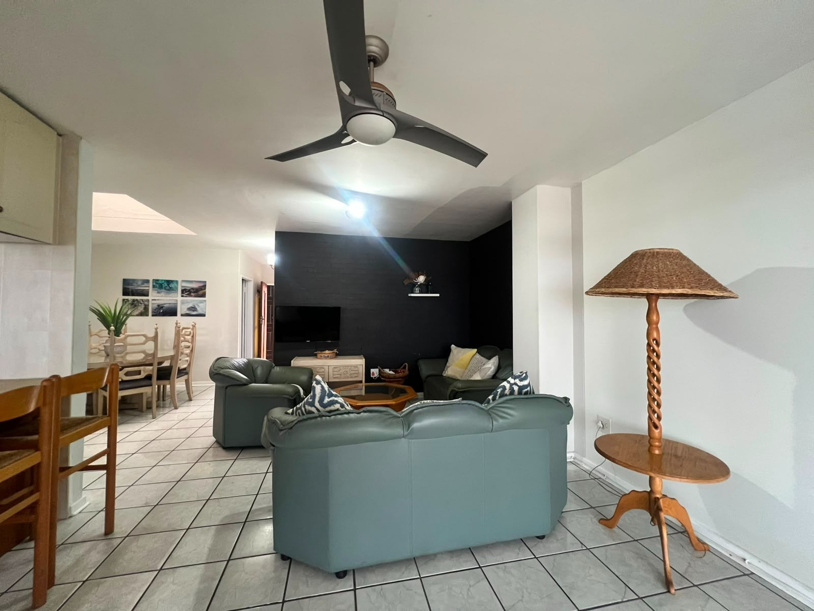 Spacious Furnished Coastal Apartment in Manaba Beach