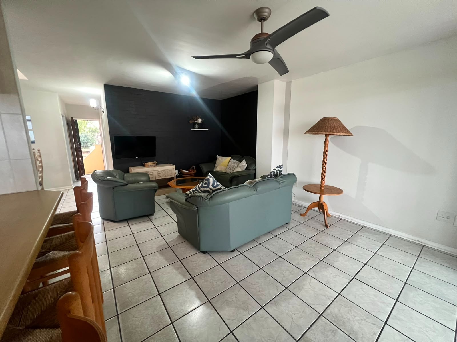 Spacious Furnished Coastal Apartment in Manaba Beach