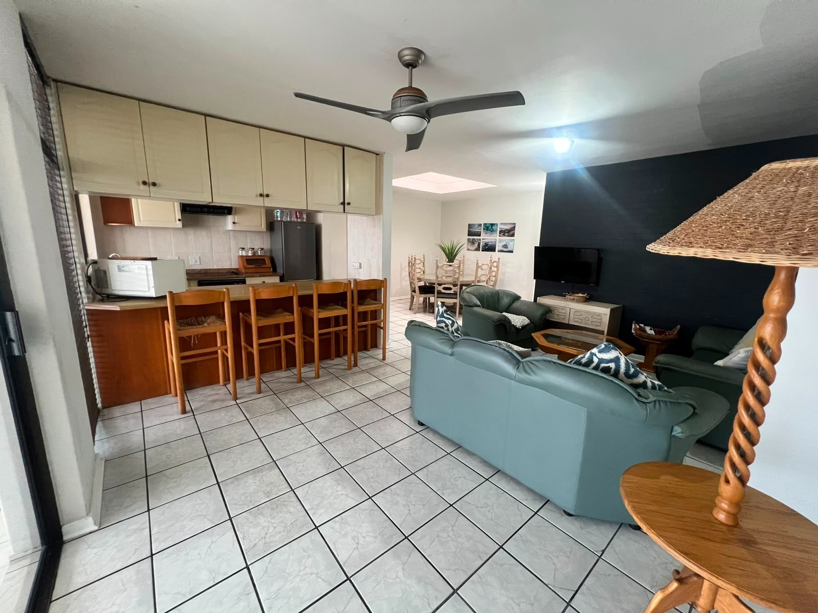 Spacious Furnished Coastal Apartment in Manaba Beach
