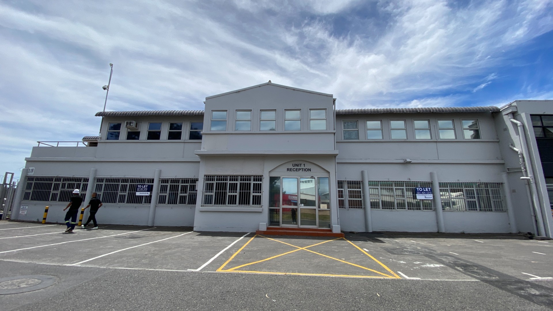 Neat and Secure 1810m² Warehouse With Yard To Let in Epping Industrial, Cape Town