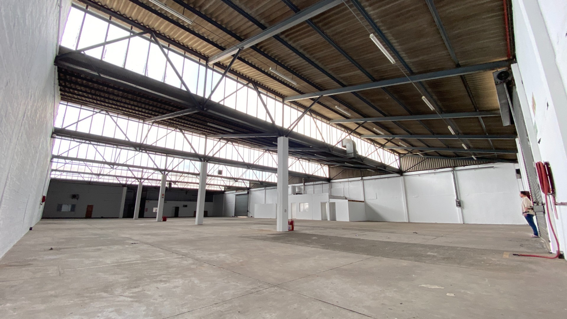 Neat and Secure 1810m² Warehouse With Yard To Let in Epping Industrial, Cape Town