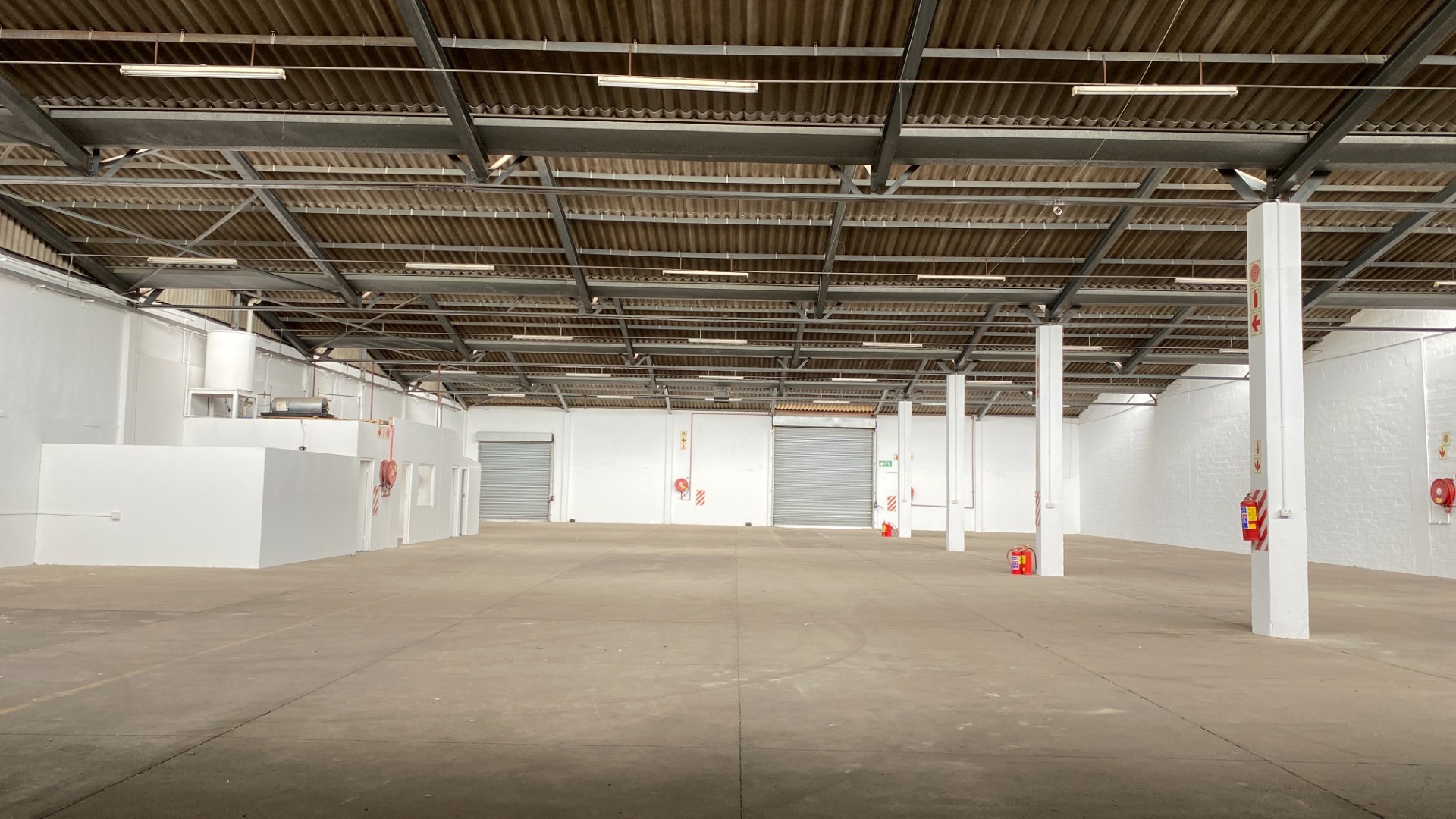 Neat and Secure 1810m² Warehouse With Yard To Let in Epping Industrial, Cape Town
