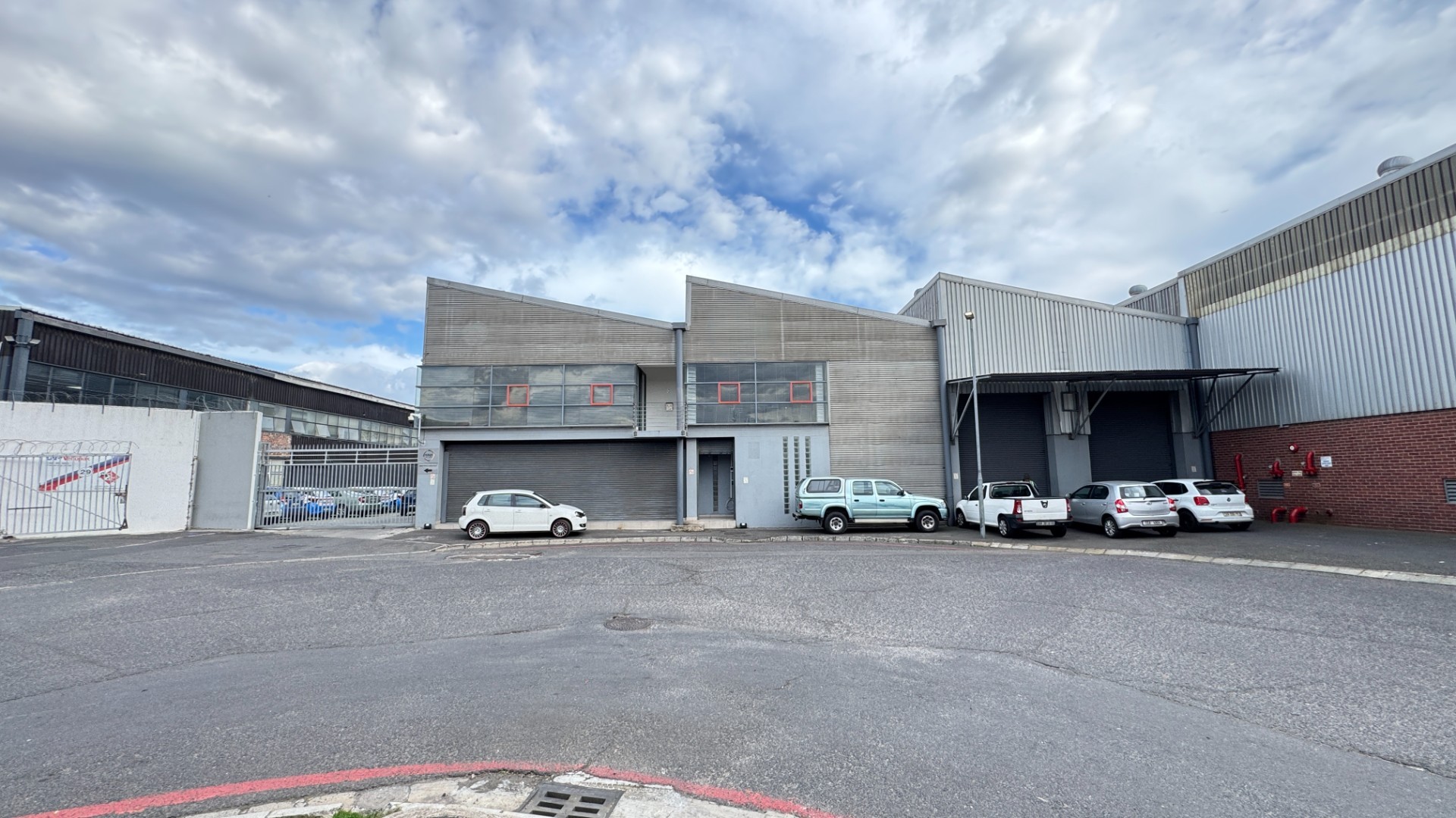 5,552m² | Neat and Secure Industrial Warehouse To Let in Epping Industrial, Cape Town
