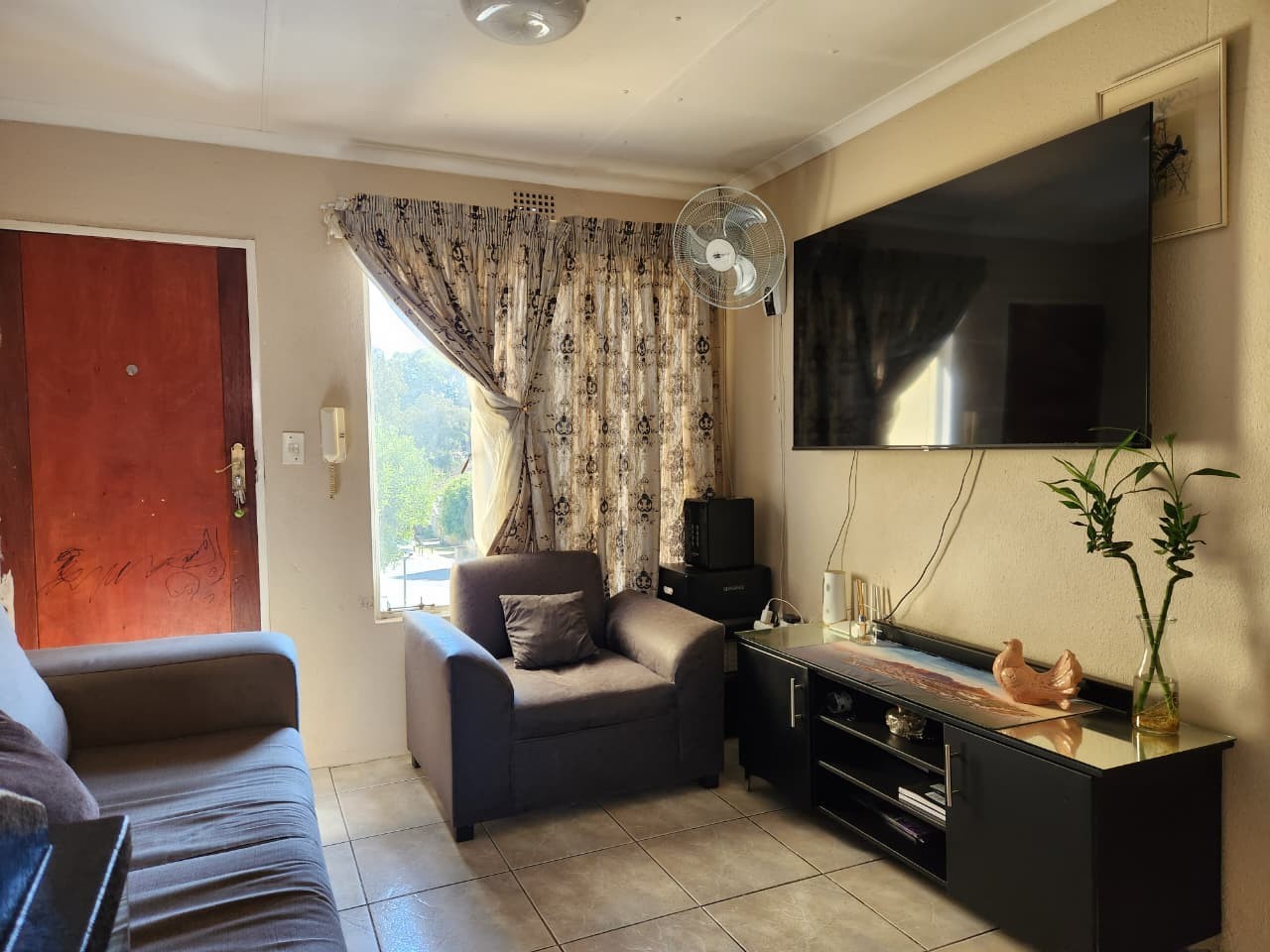 Apartment To Rent in Lyndhurst, Johannesburg