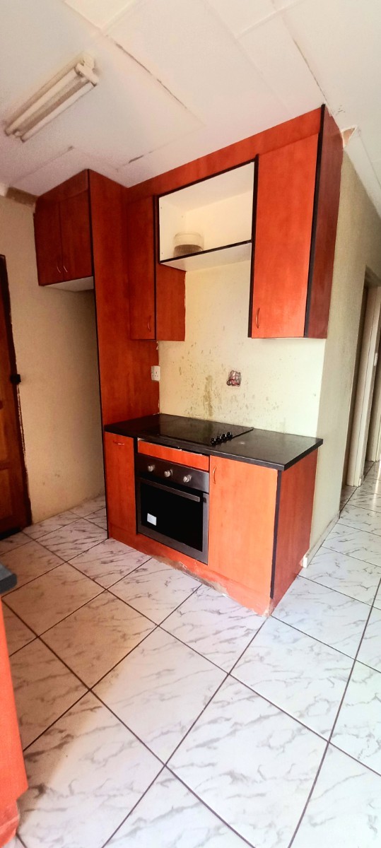 2 bedroom house available for rental immediately in Soshanguve block vv