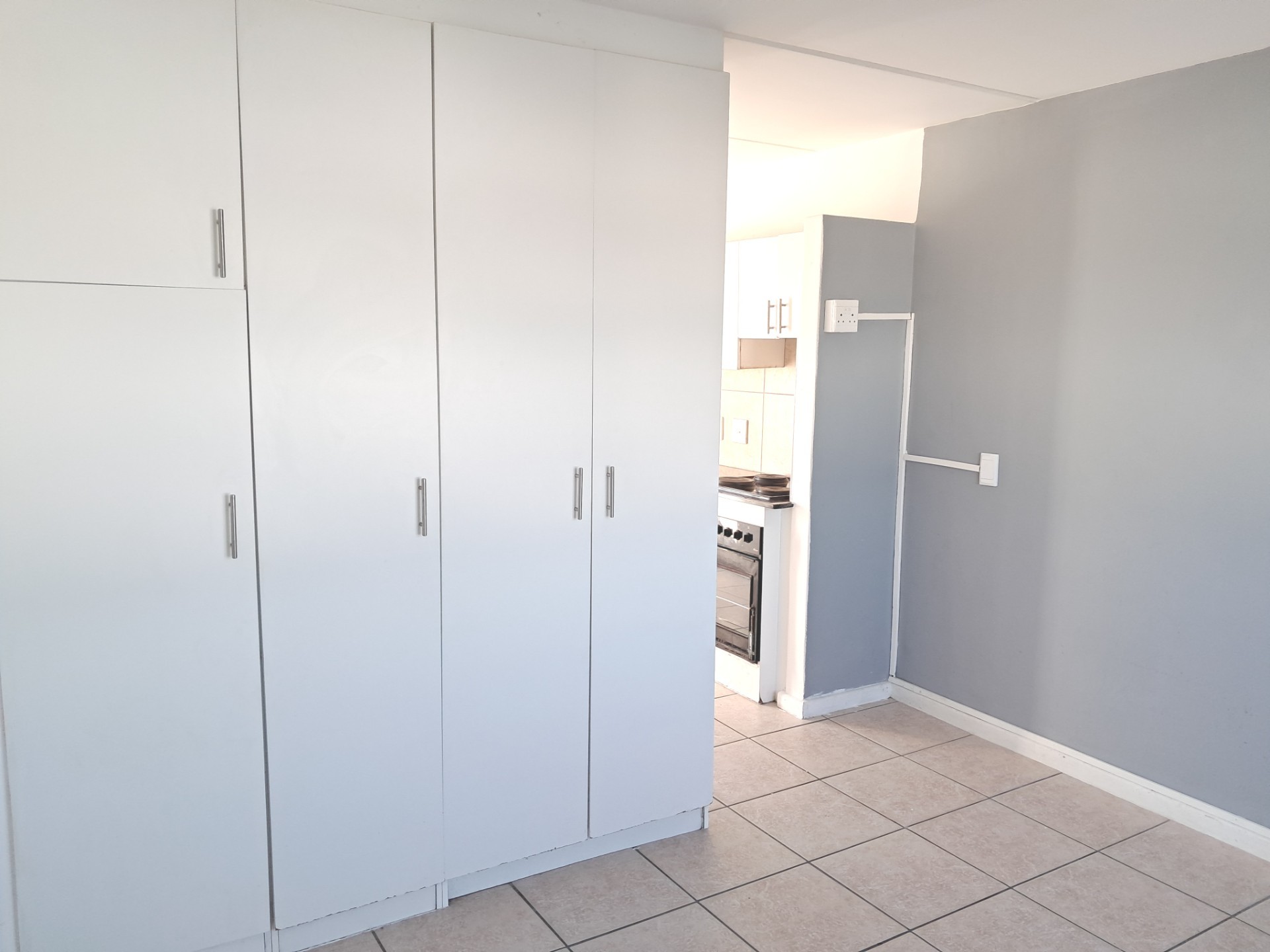 Unfurnished Studio apartment To Rent at The Square on Tenth