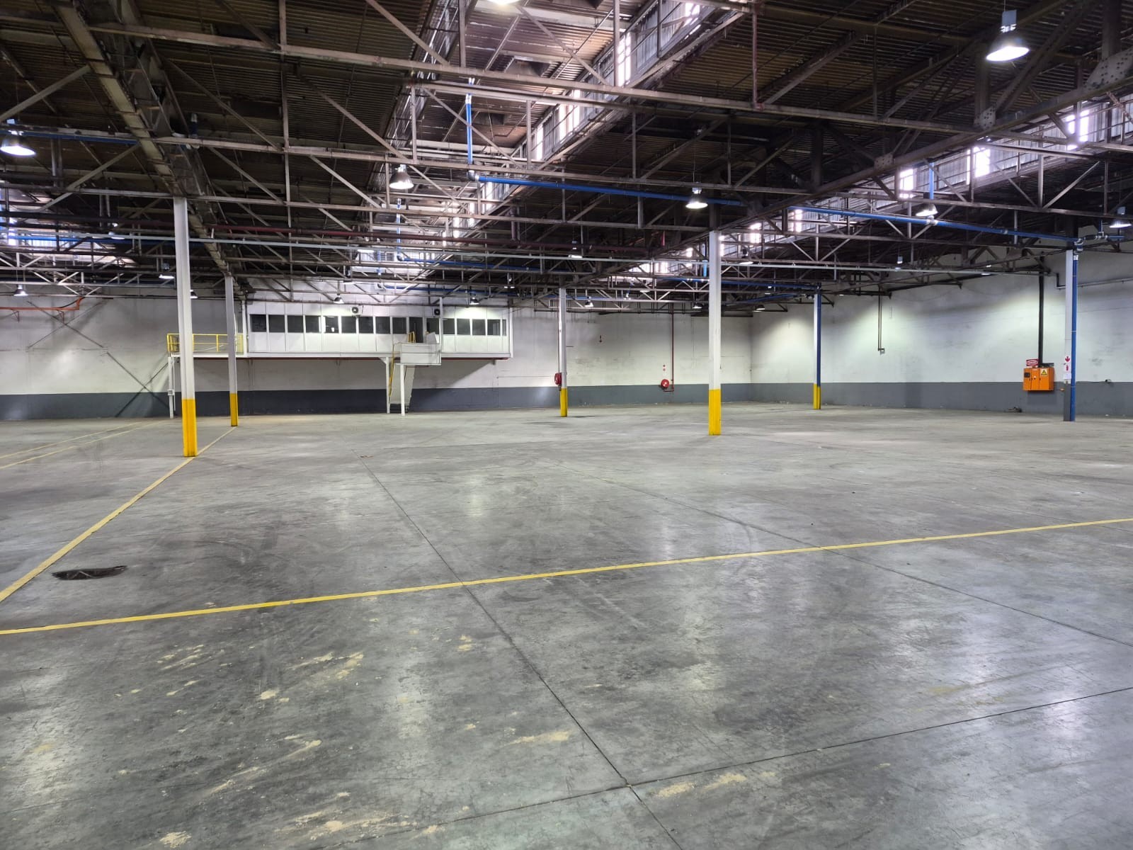 Warehouse To Rent in Sidwell, Port Elizabeth