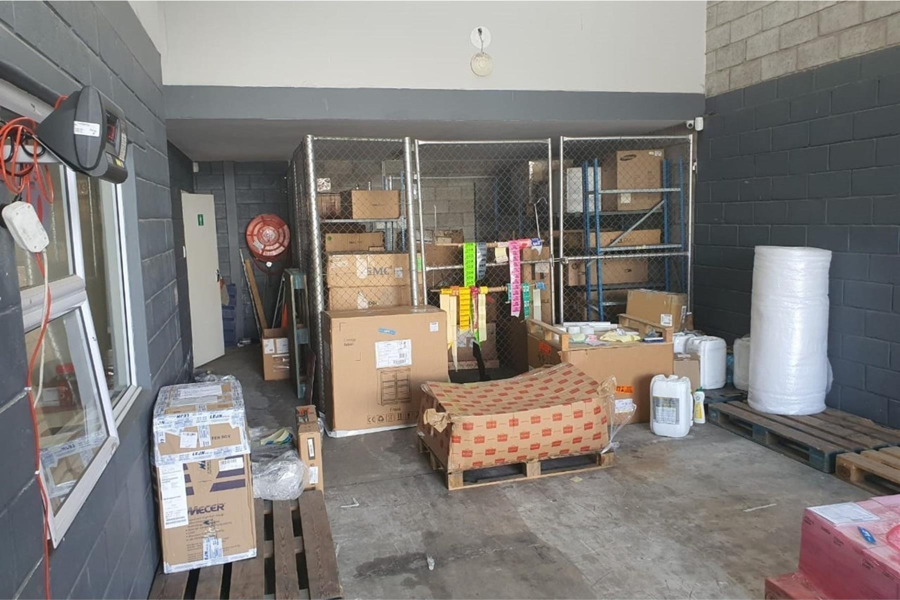 Warehouse To Rent in Walmer, Port Elizabeth
