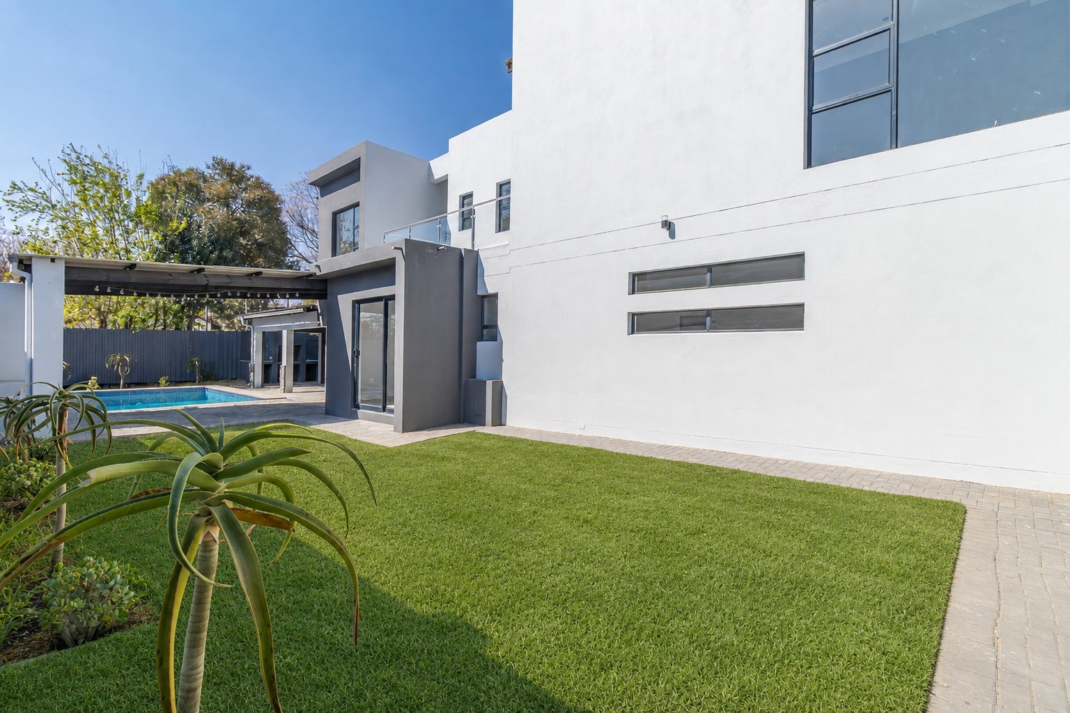 4 Bedroom Newly Built 2 Unit Development - Riverclub