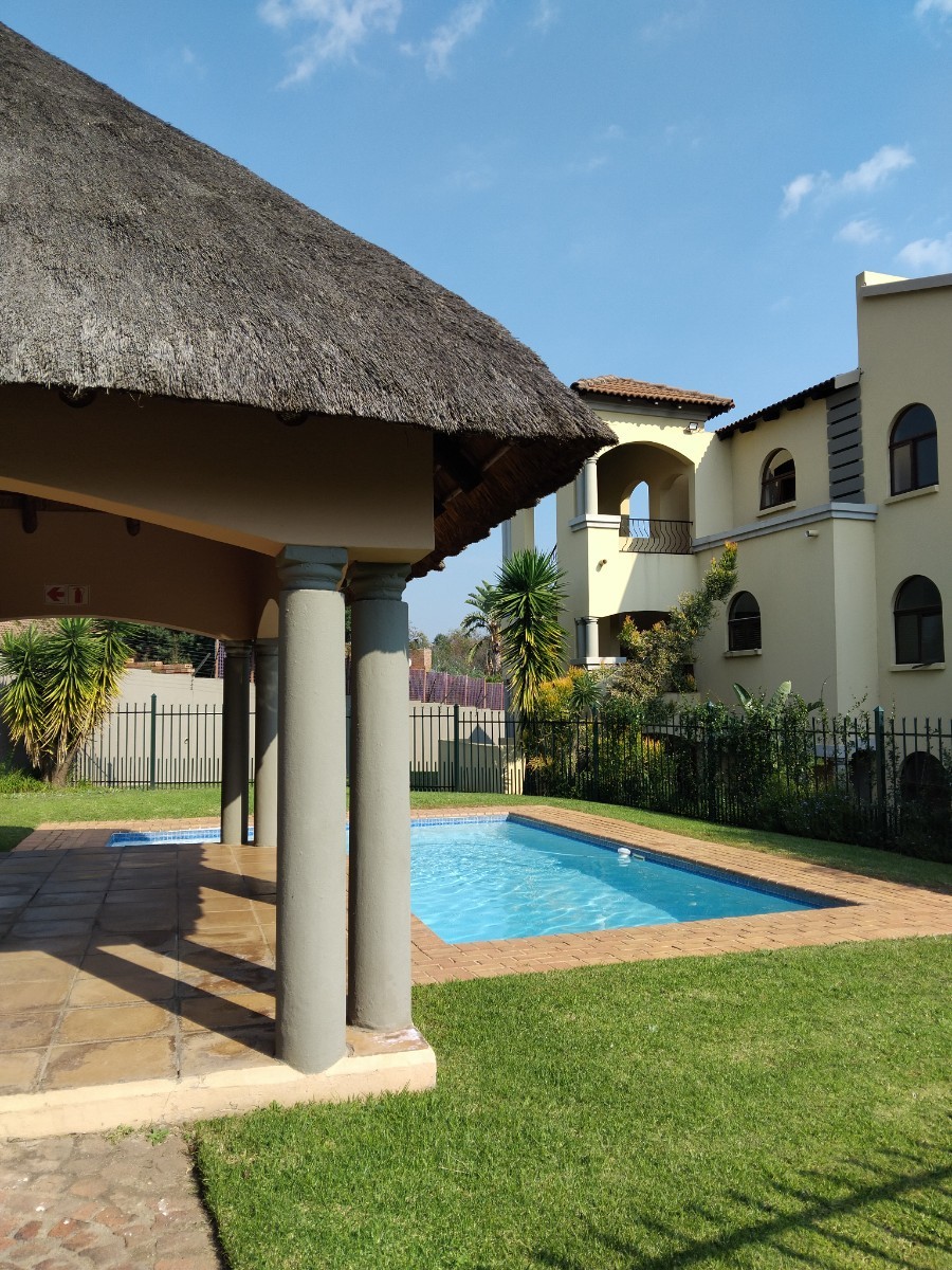 Lovely 2 Bedroom Middle Floor Apartment in Sought-After Belmont Estate (Refuse and Sewerage Incl.)