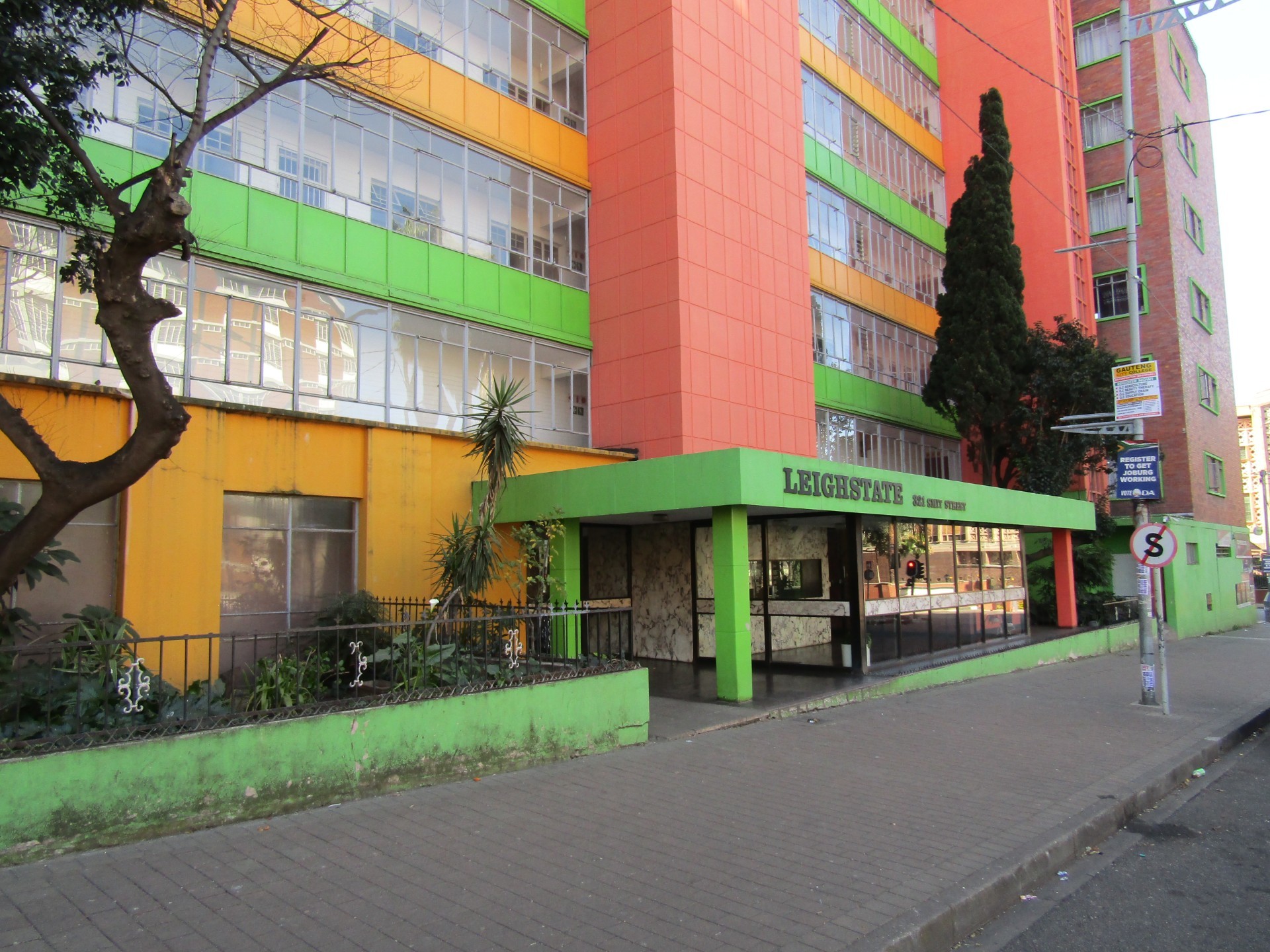 Apartment For Sale in Hillbrow, Johannesburg