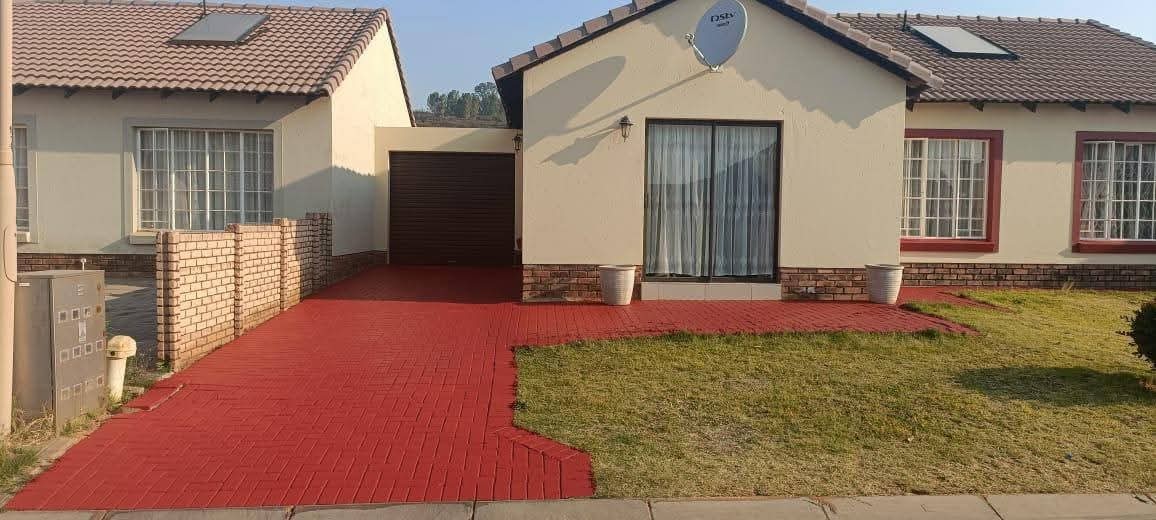 A beautiful 3 bedroom house for rental in Magalies
