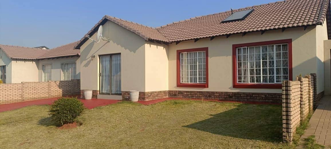 A beautiful 3 bedroom house for rental in Magalies