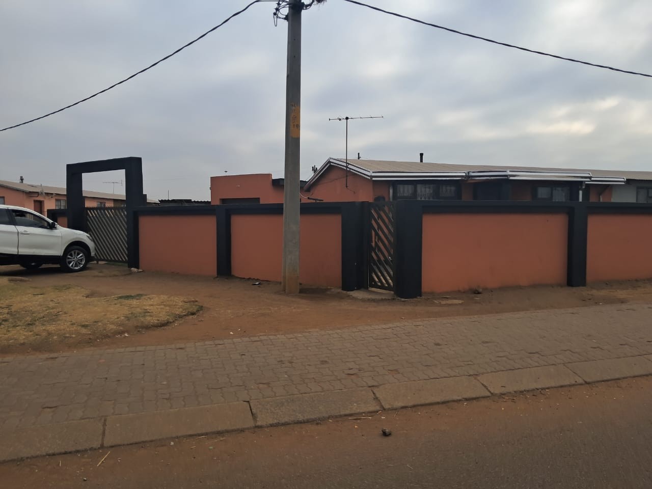 House For Sale in Bophelong Vanderbijlpark