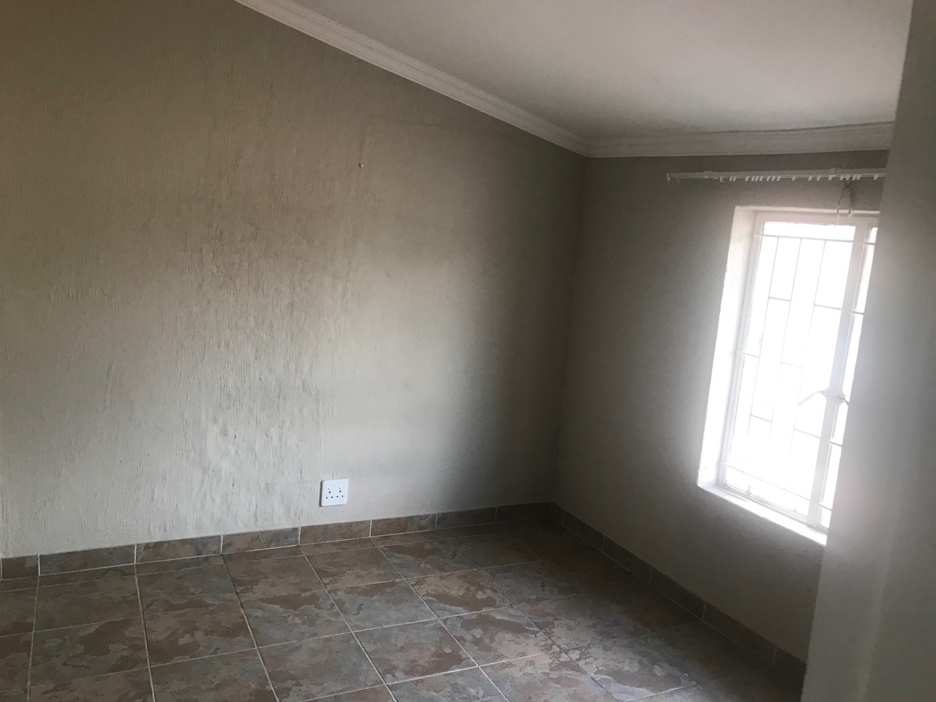 Two Bedrooms 1 Bathroom Shared Entrance Property for Rent