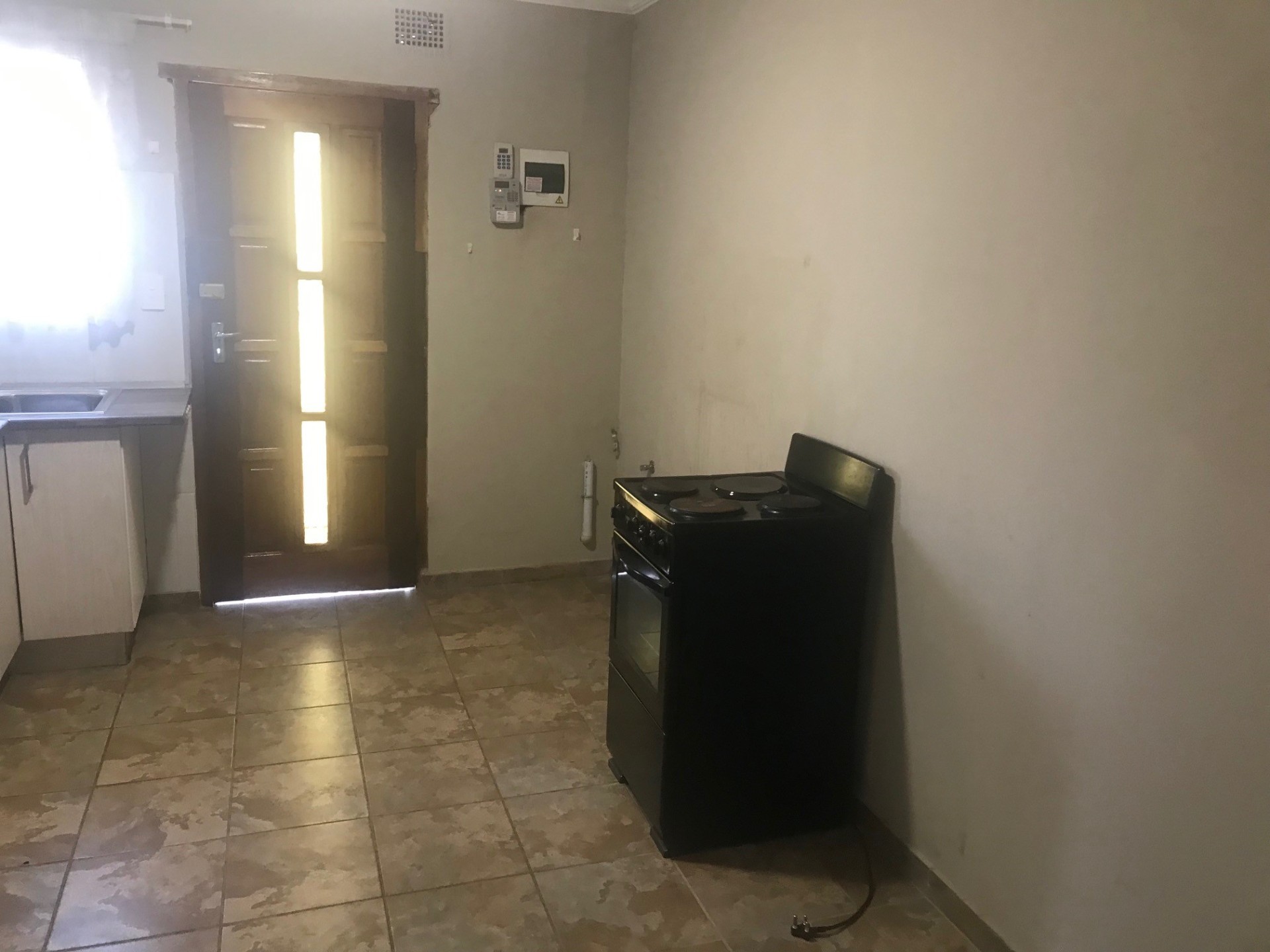 Two Bedrooms 1 Bathroom Shared Entrance Property for Rent