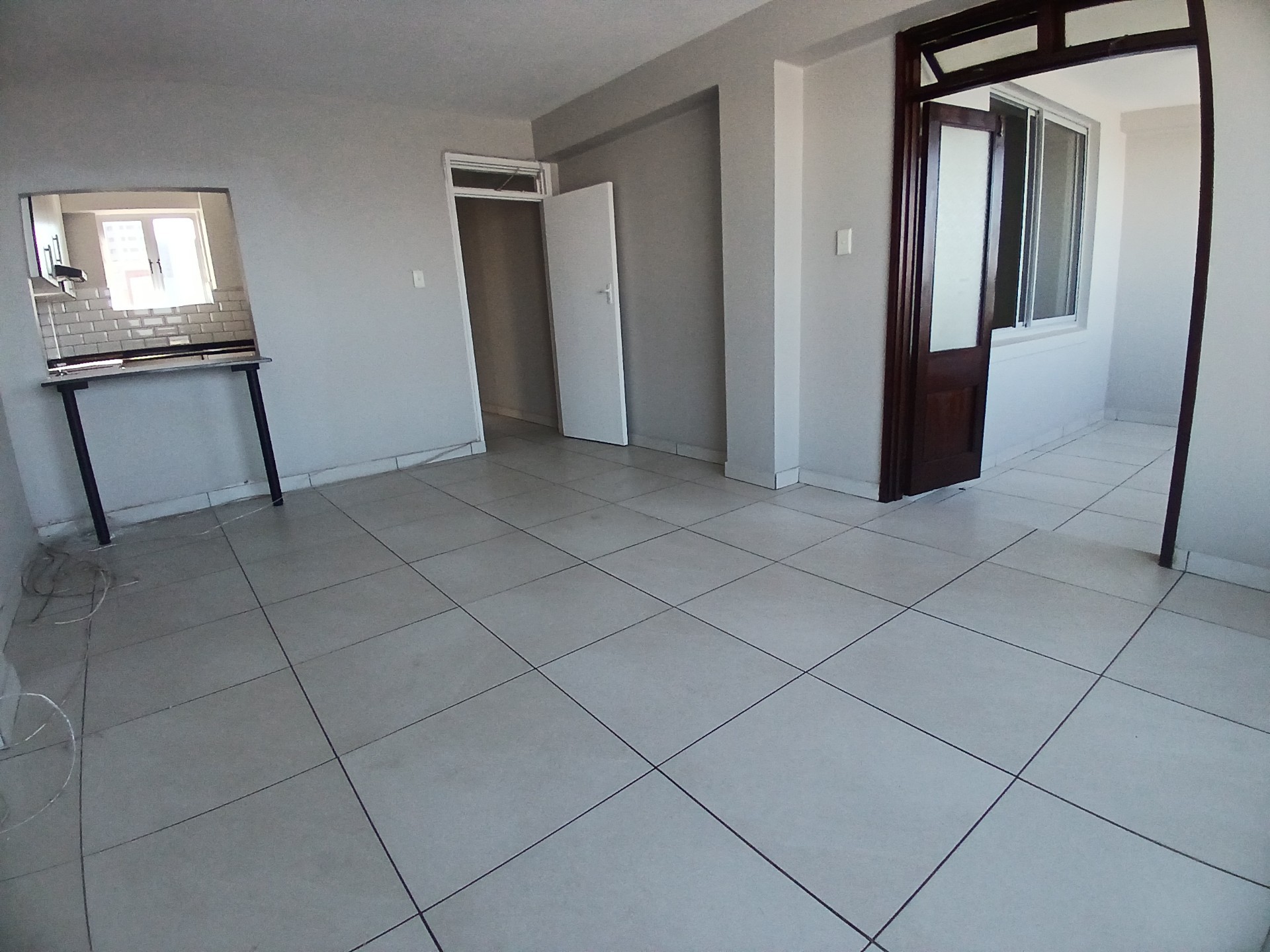 Apartment To Rent in Esplanade, Durban, KwaZulu Natal
