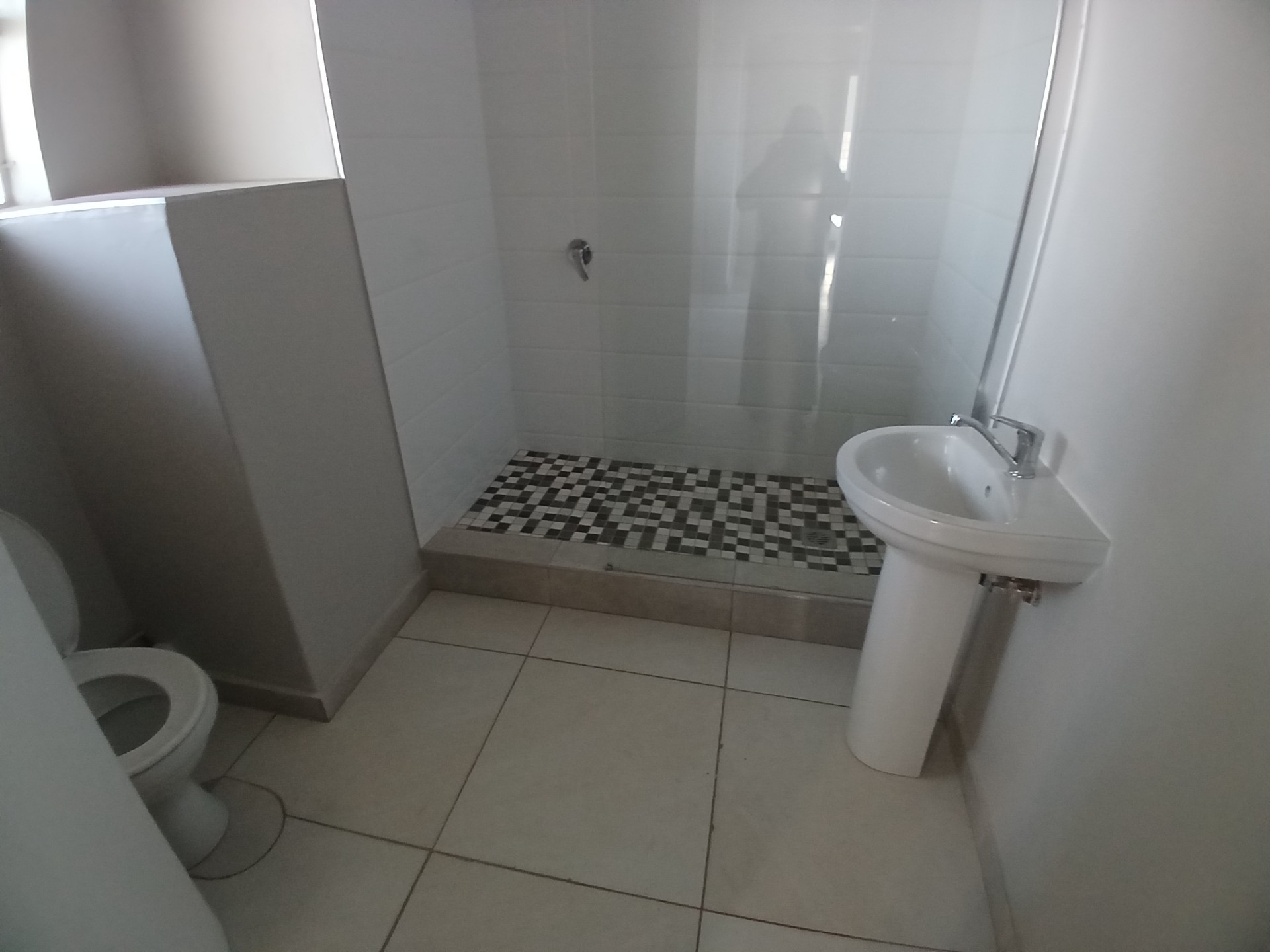 Apartment To Rent in Esplanade, Durban, KwaZulu Natal