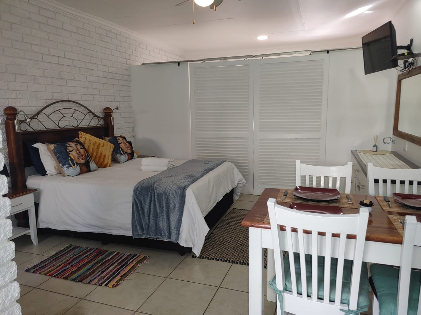 This neat and fully furnished 2-bedroom apartment is the perfect investment property