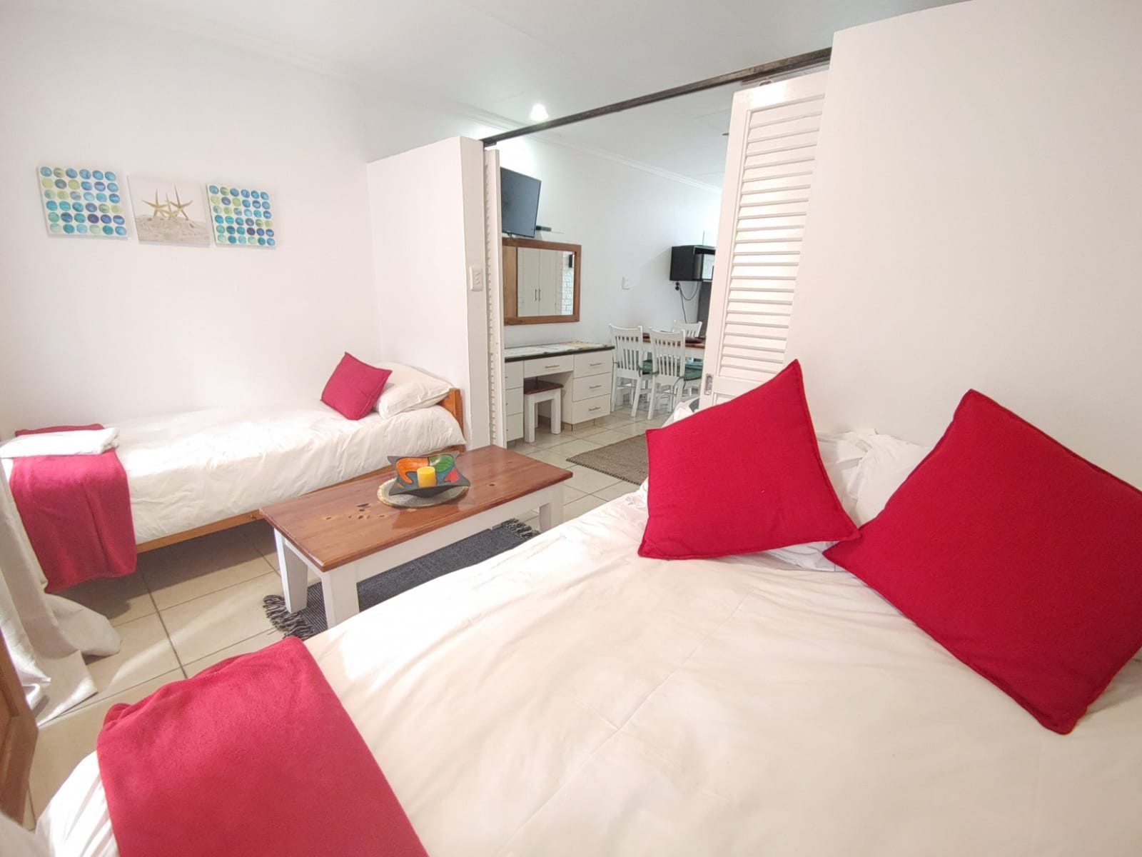 This neat and fully furnished 2-bedroom apartment is the perfect investment property