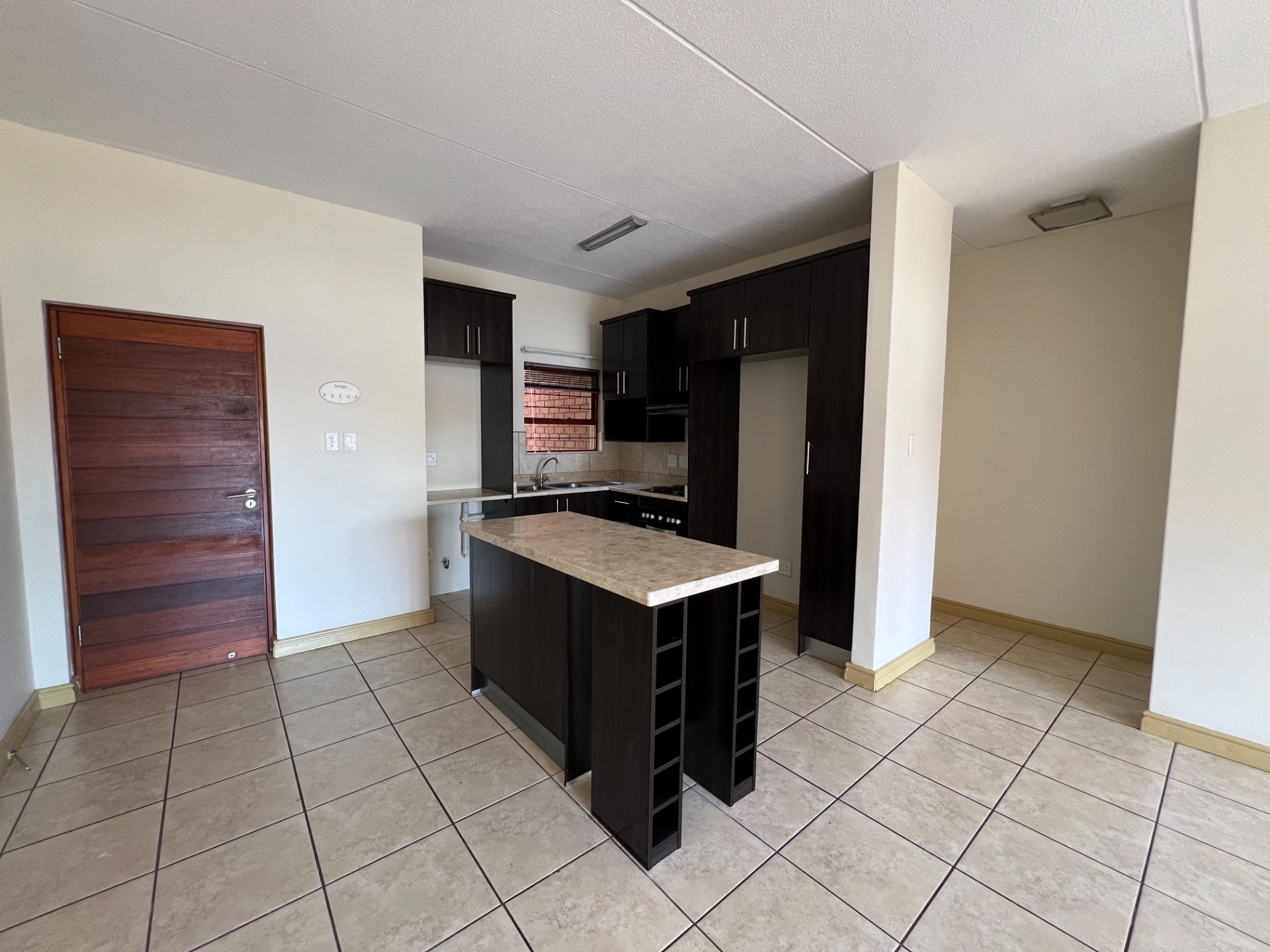 Townhouse To Rent in Pretoriuspark, Pretoria