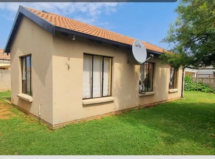 House For Sale in Crystal Park, Benoni