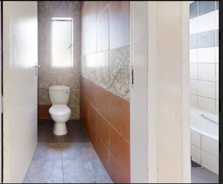 House For Sale in Crystal Park, Benoni