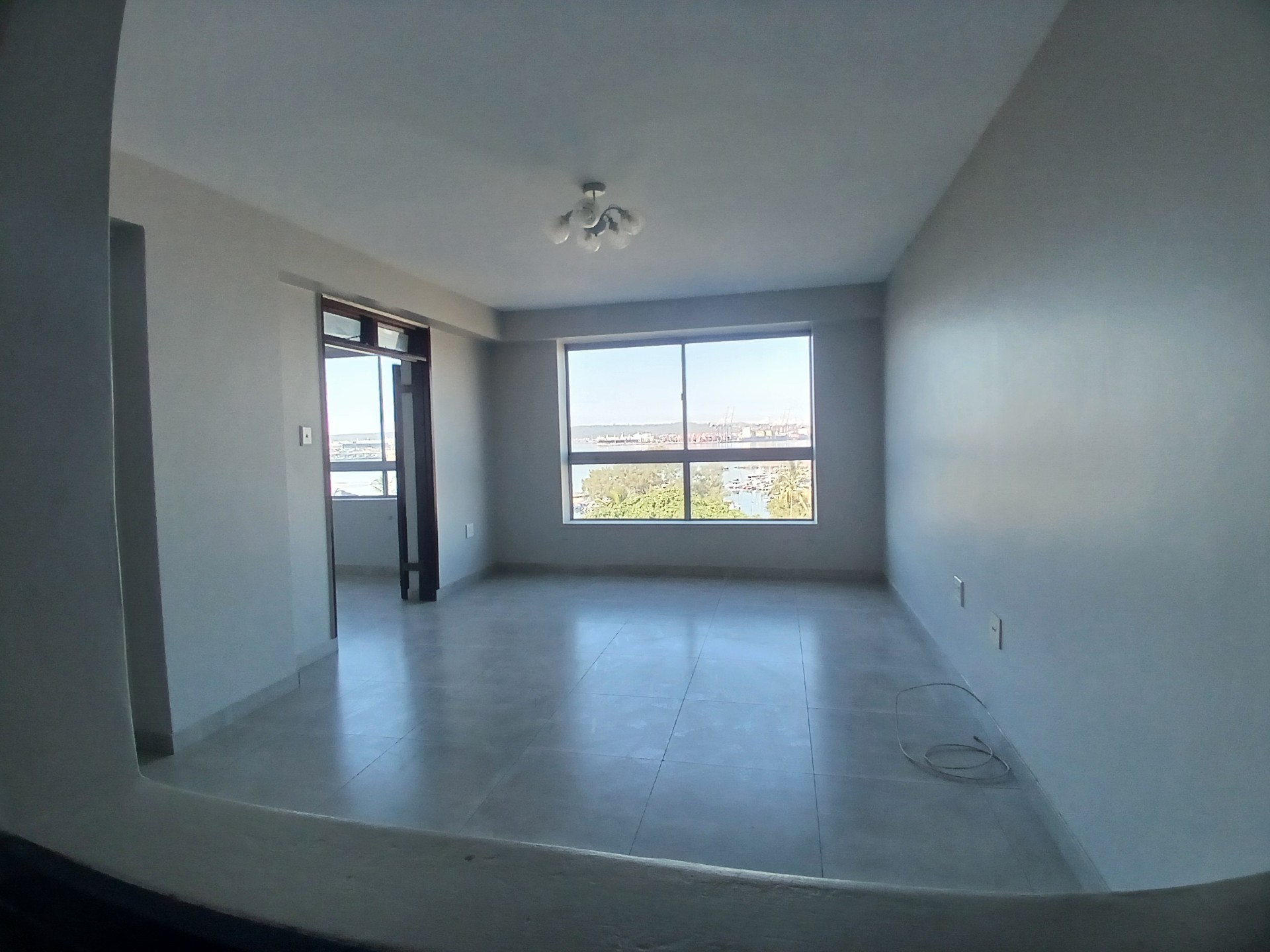 Apartment To Rent in Esplanade, Durban, KwaZulu Natal