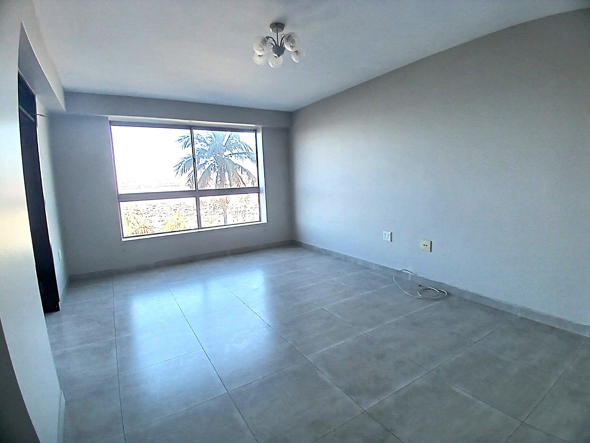 Apartment To Rent in Esplanade, Durban, KwaZulu Natal