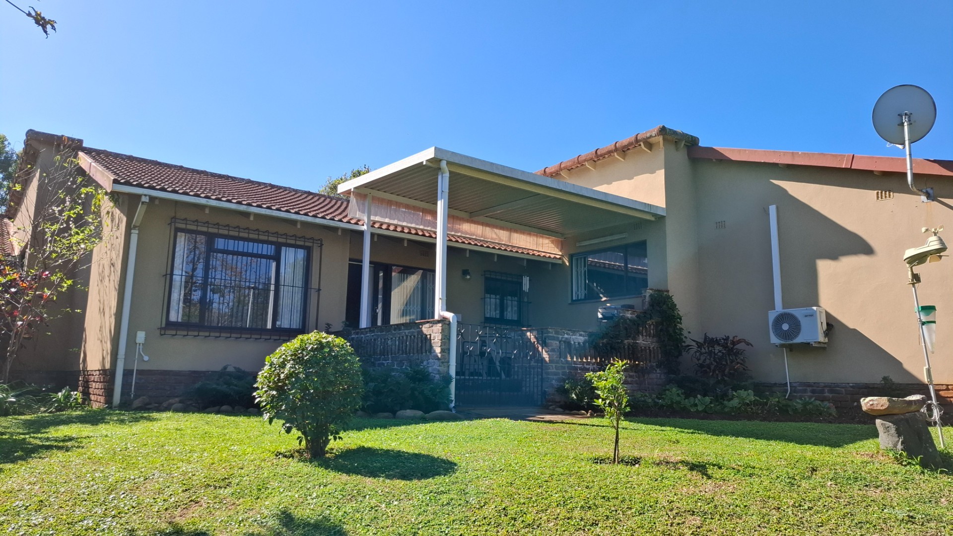Townhouse For Sale in Manaba Beach, Margate, KwaZulu Natal