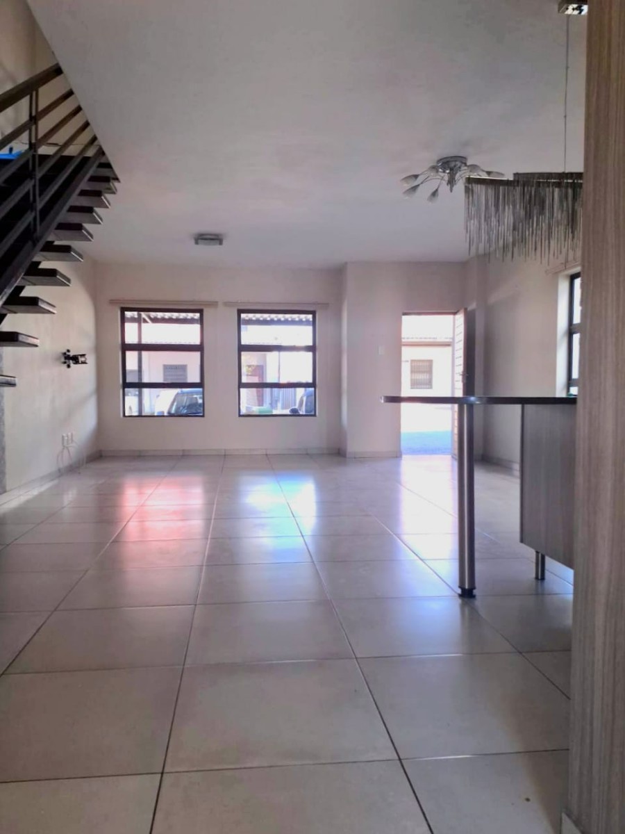 Apartment To Rent in Cashan, Rustenburg, North West