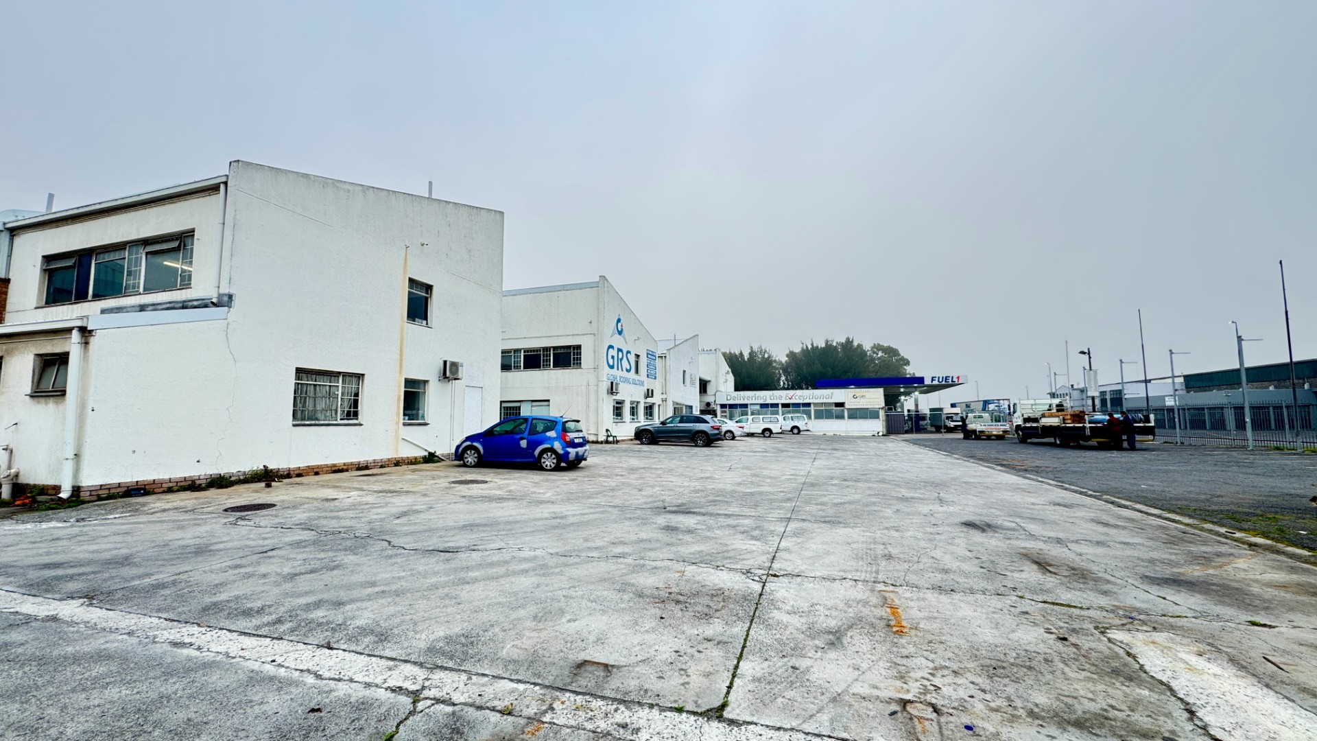 Neat and Secure 2,480m² Warehouse To Let with Large Yard | Epping Industrial