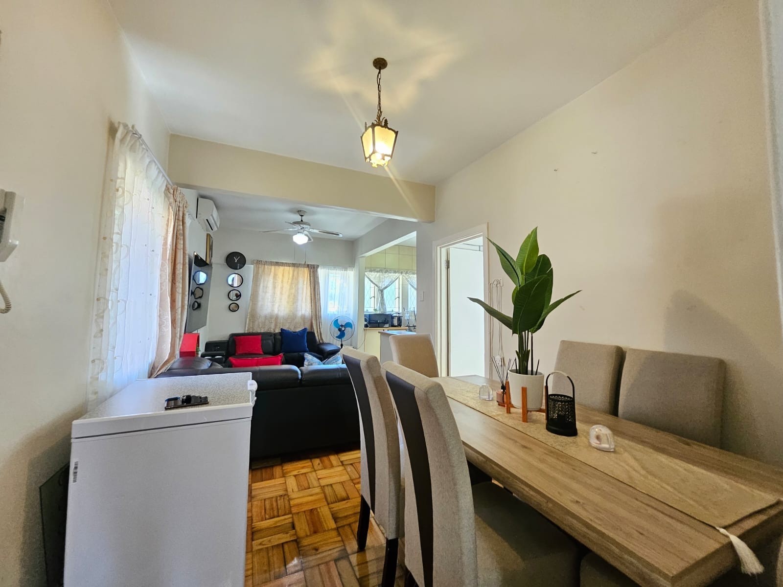 Charming 2 Bedroom First Floor Apartment with Spacious Living Areas