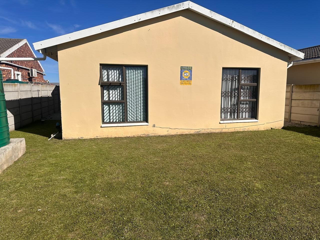 House For Sale in Port Elizabeth Central, Port Elizabeth