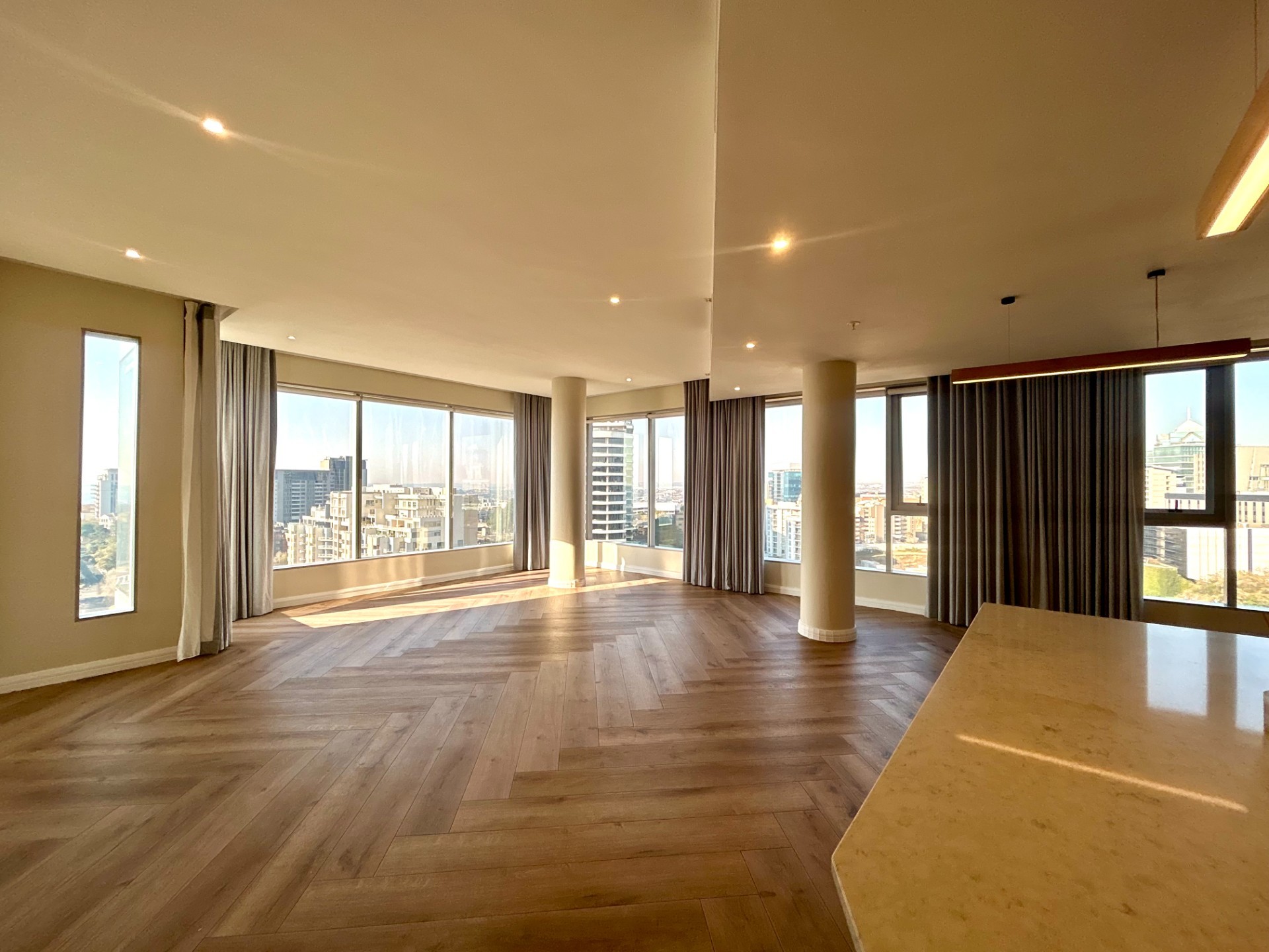 3 Bed Apartment With Views (No Balcony)