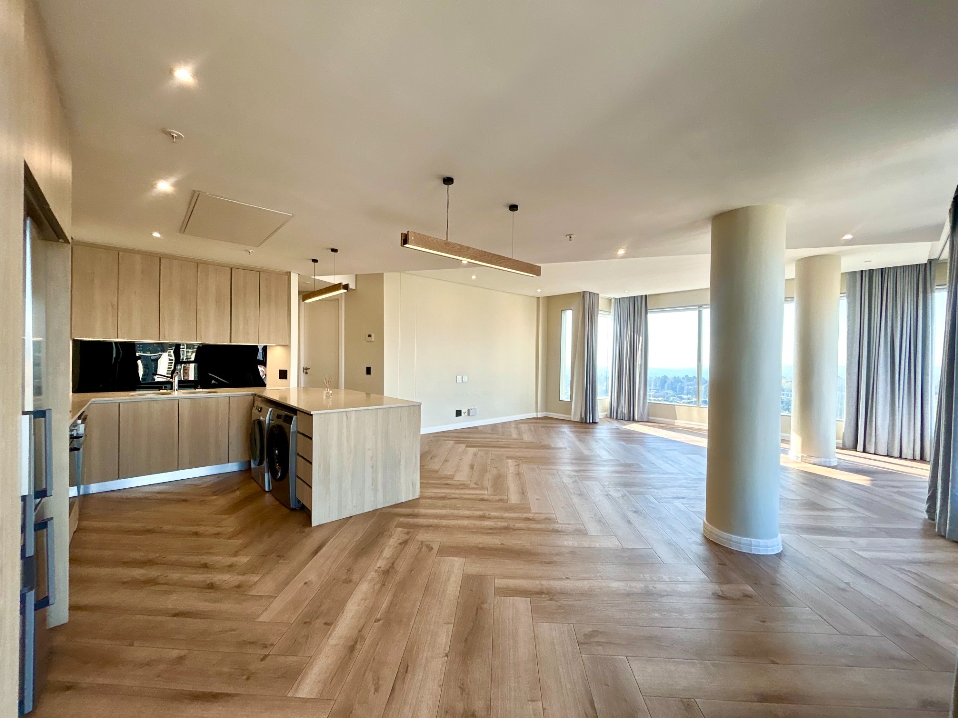 3 Bed Apartment With Views (No Balcony)