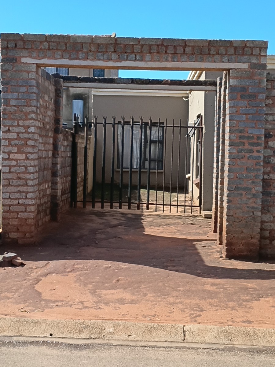 House for sale in Protea Glen ext 16