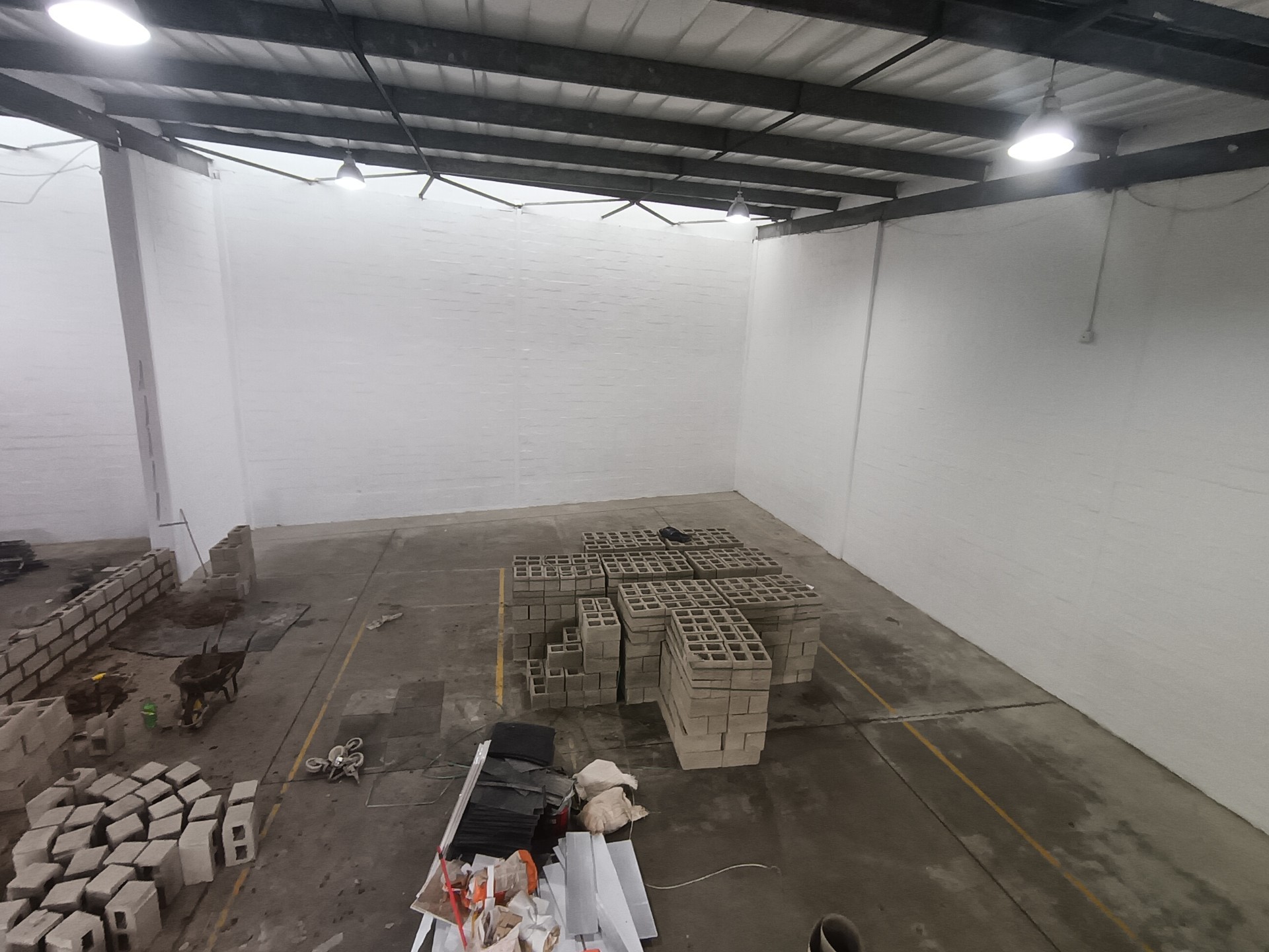 Warehouse To Rent in Glen Anil, Durban North, KwaZulu Natal