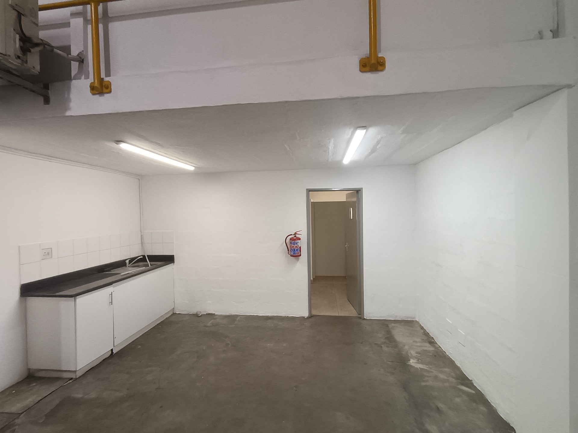 Warehouse To Rent in Glen Anil, Durban North, KwaZulu Natal