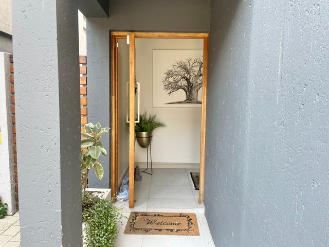 Gorgeous and modern Cluster with 3 Bed with 3 full en-suite Bathrooms